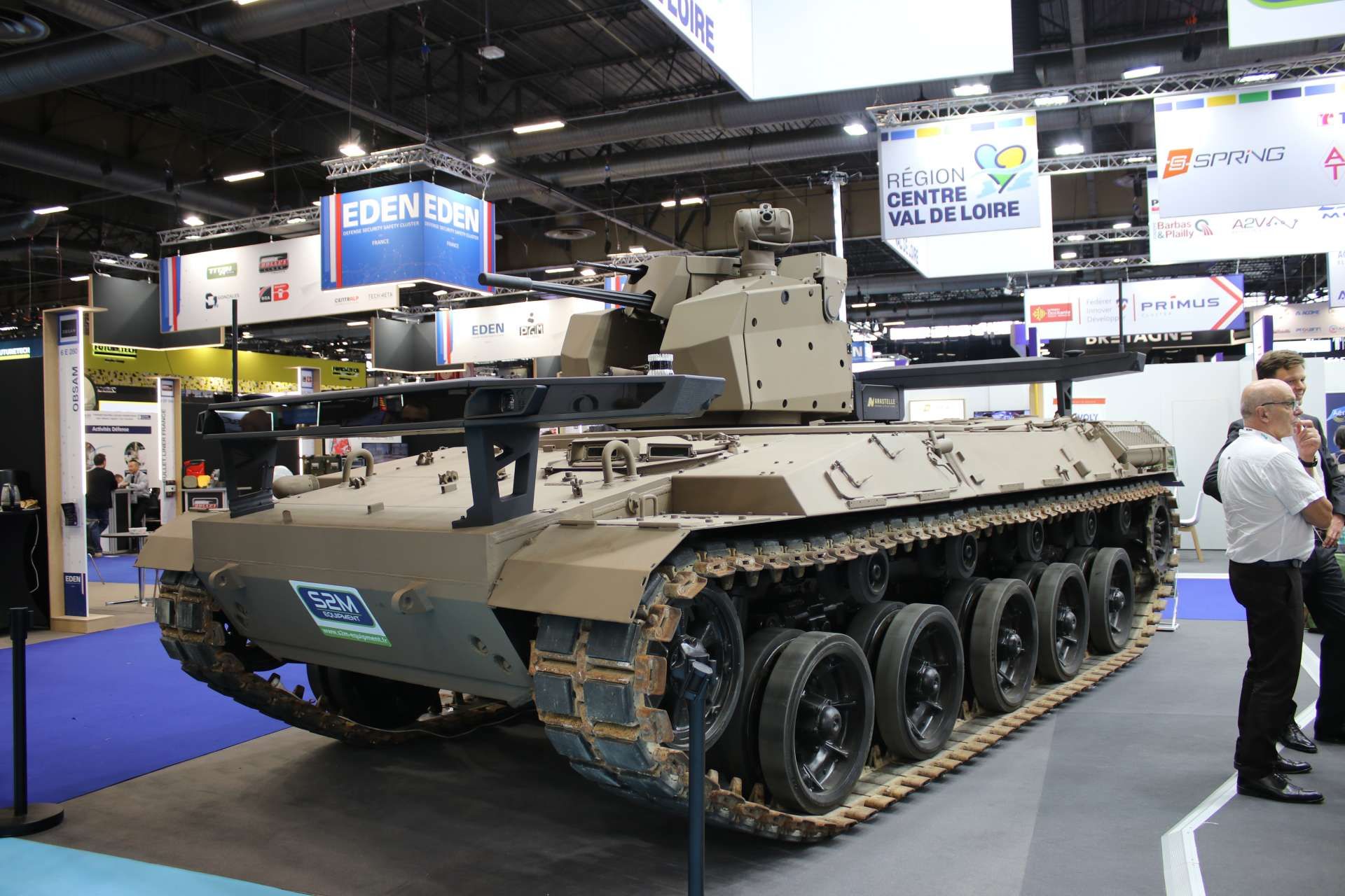 KNDS France and S2M Equipment have transformed a legacy AMX-30 family tank hull into the REFURBOT heavy unmanned ground combat vehicle, combining the TOXO robotization system and ARX25 25 mm remote weapon station to deliver crewless firepower and protected mobility for high-threat battlefield operations (Picture Source: Army Recognition Group)
