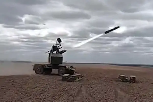 Ukraine’s Air Command West disclosed the operational use of the Stash, a trailer-mounted short-range air defense system that uses AGM-114L Hellfire missiles, during a Russian attack involving more than 400 drones. (Picture source: Ukrainian MoD)