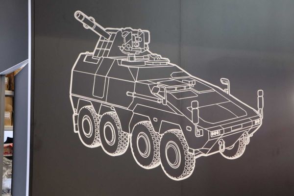 The redesigned Boxer Brimstone SL shifts from a 16-missile external launcher to an estimated nine-round centrally aligned system, improving weight distribution and possibly introducing a full 360° coverage. (Picture source: Army Recognition)