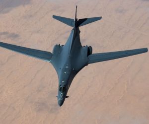 The United States is sustaining the B-1B Lancer fleet with new structural support contracts to preserve long-range strike readiness as the Air Force transitions toward the B-21 Raider (Picture Source: U.S. CENTCOM)