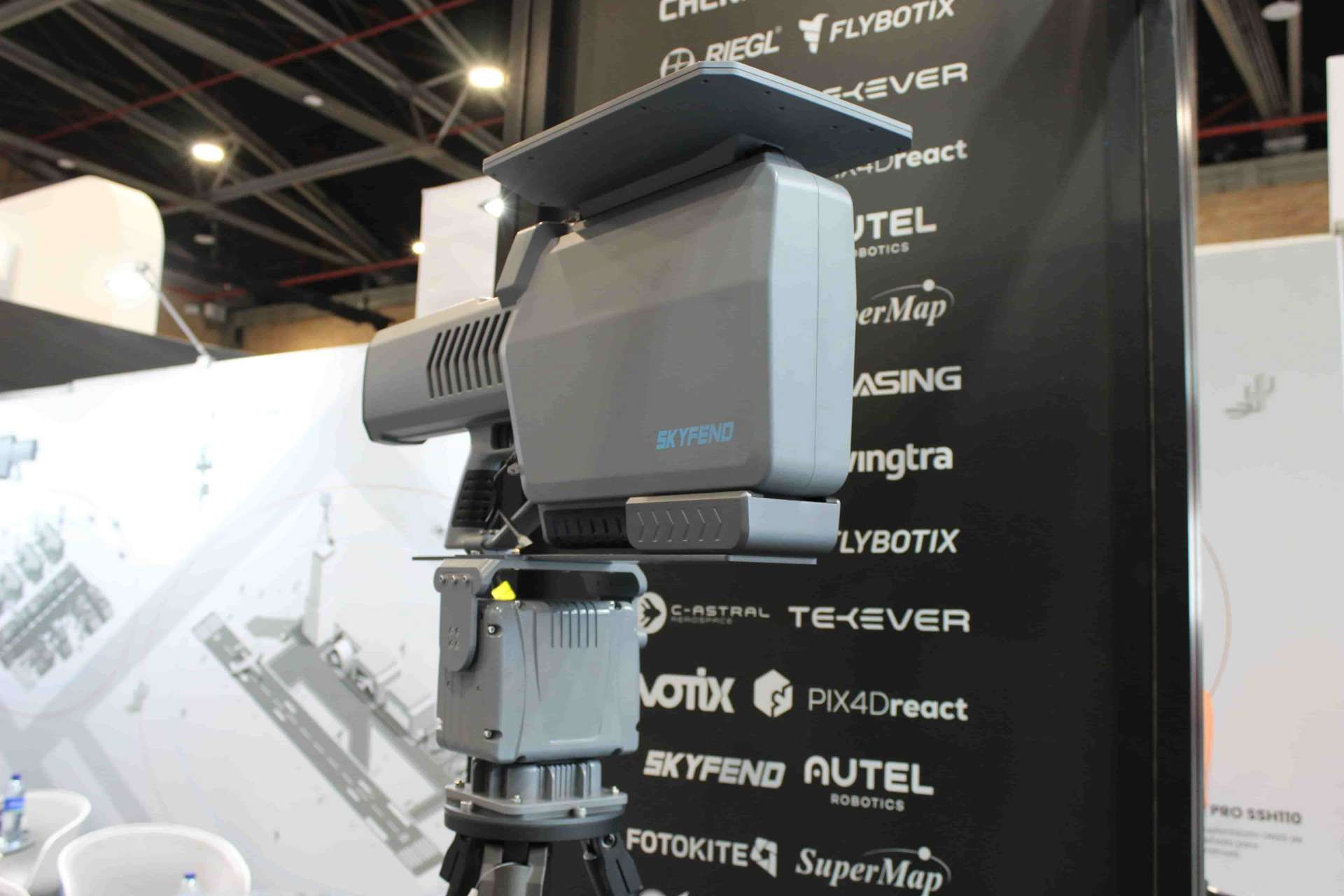 The arrival of Skyfend Hunter Pro at Expo Defensa 2025 illustrates how rapidly FPV drones have evolved from a tactical curiosity into a daily operational concern for Latin American security actors (Picture Source: Army Recognition)