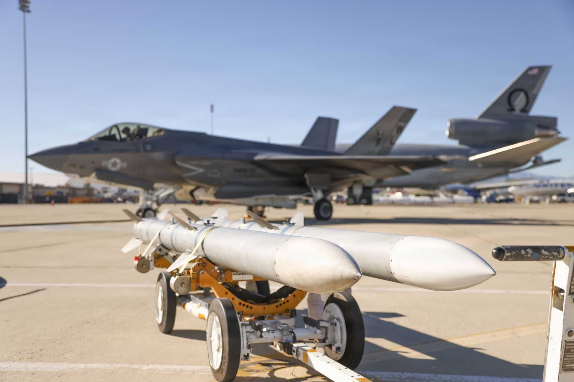 Belgium secured a $3.69 billion approval to buy large numbers of U.S. AIM-120 AMRAAM missiles for its future F-35 fighter jets and NASAMS air defense systems, while also seeking to establish partial missile production in Europe through FN Herstal. (Picture source: US DoD)