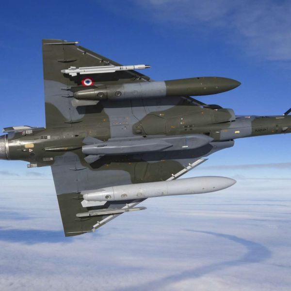 The Mirage 2000D RMV combines precision strike and air defense roles with MICA IR missiles, TALIOS targeting pod, and a 30 mm cannon pod, transforming it into a versatile multirole platform capable of engaging drones and conventional threats alike (Picture source: Ministère des Armées).