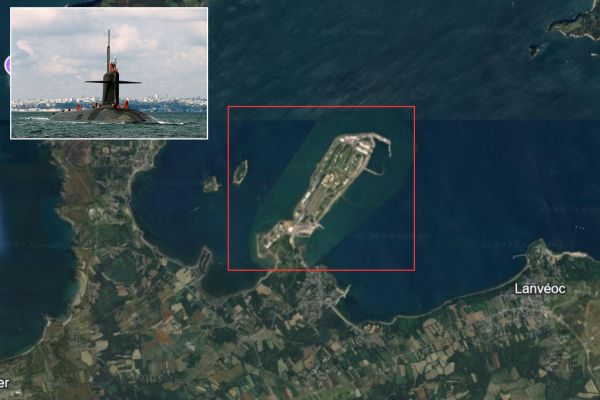 The Île Longue submarine base in Brittany, France, where nuclear ballistic missile submarines such as Le Vigilant are located (Picture source: Google Maps/Wikimedia)
