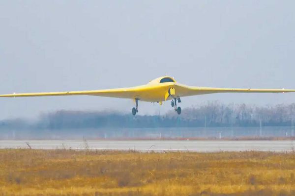 The maiden flight of the CH-7 reportedly concentrated on functions that are particularly challenging for tailless unmanned aircraft, including autonomous taxiing, automated takeoff and landing, basic attitude control, and trajectory tracking. (Picture source: CASC)