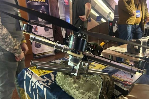 Varta’s DroneHunter is a modular interceptor drone with a 12-gauge shotgun module that uses AI-assisted targeting to track and shoot down hostile FPV and reconnaissance drones at close range over frontline units (Picture source:  Ukrainska Pravda)