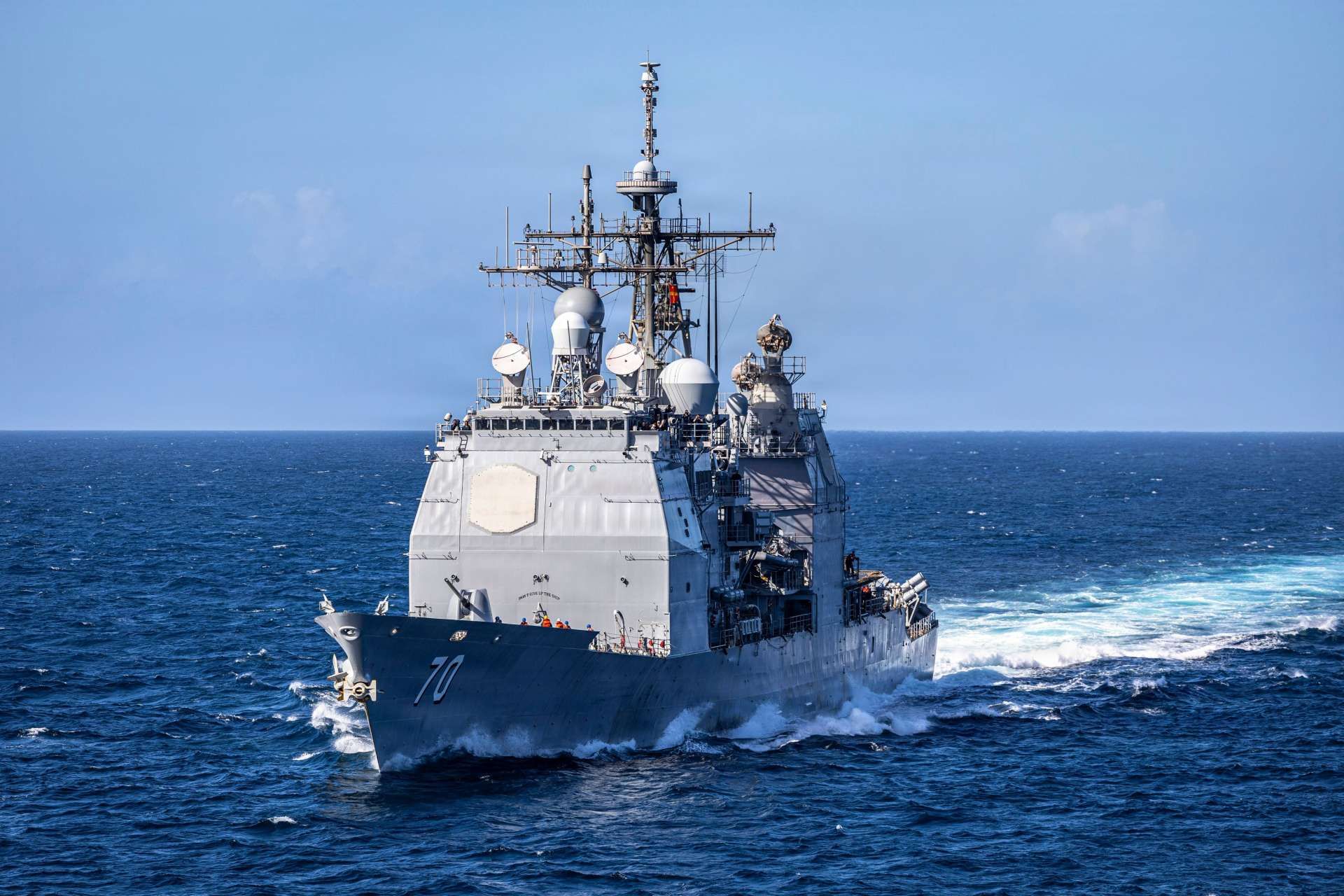 USS Lake Erie sails in the Caribbean in support of Operation Southern Spear, bringing Aegis air-defense coverage, long-range command-and-control, and multi-mission firepower to U.S. counter-narcotics and regional maritime security operations (Picture source: U.S. DoW).