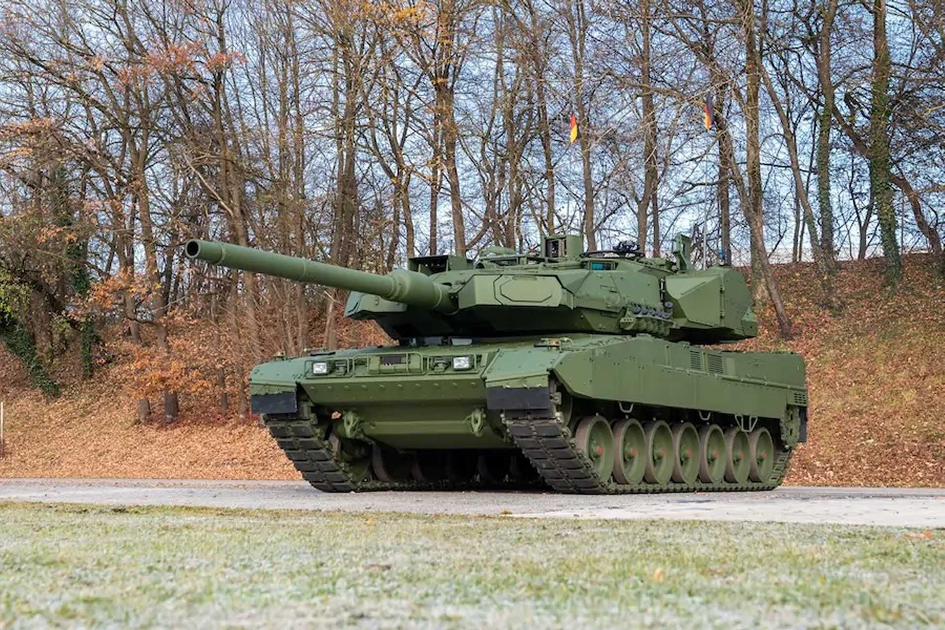 The Leopard 2A8 possesses an improved 120 mm/L55 A1 smoothbore gun able to fire programmable munitions, such as the DM11, against targets including lightly armored vehicles, infantry, and fortifications.  (Picture source: KNDS Deutschland)