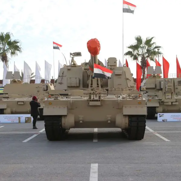 A full Egyptian K9A1 artillery battery with six K9 howitzers, supported by K10 resupply and K11 fire direction vehicles, displayed at EDEX 2025 in Cairo, showcasing Egypt’s expanding partnership with Hanwha Aerospace and its modernization of long-range fire support capabilities (Picture source: Army Recognition Group).