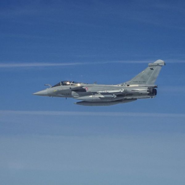 France deploys four Rafale B fighter jets and around 100 personnel to Šiauliai from April 1 to July 31, 2026, alongside other allied detachments, including Romanian and Portuguese F-16 fighters assigned to the same regional air defence architecture. (Picture source: French MoD)