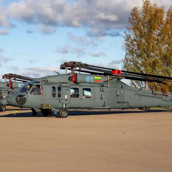 Lithuania’s newly delivered UH-60M Black Hawks feature advanced digital cockpits, powerful T700-GE-701D engines, and enhanced survivability suites, offering superior lift, speed, and mission flexibility for troop transport, medevac, and air assault across the Baltic region (Picture source: Lithuanian Armed Forces).