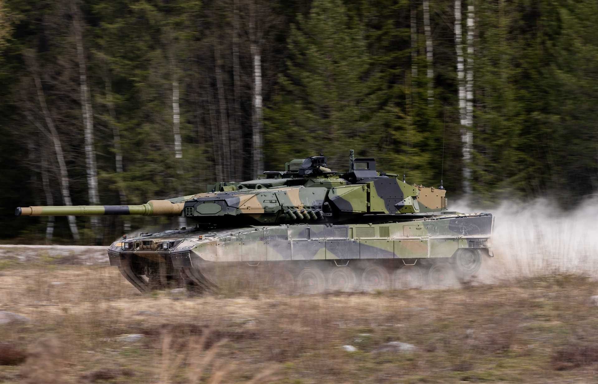 Leopard 2A8 main battle tank demonstrated in live firing and mobility trials on April 30, 2026, highlighting its advanced protection systems, precision firepower, and Arctic-ready performance for Norwegian Army operations.
