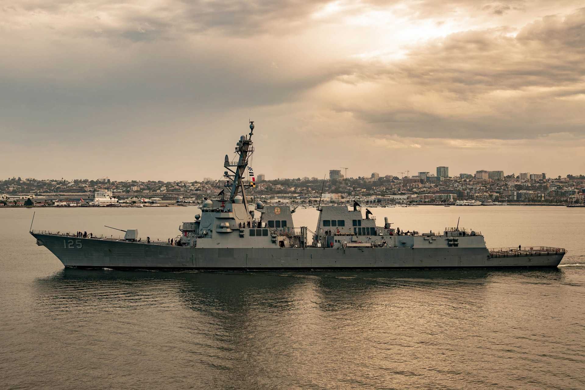 USS J. William Middendorf belongs to the Flight III configuration that began with USS Jack H. Lucas (DDG 125), the first Flight III destroyer commissioned in October 2023. (Picture source: US Navy)
