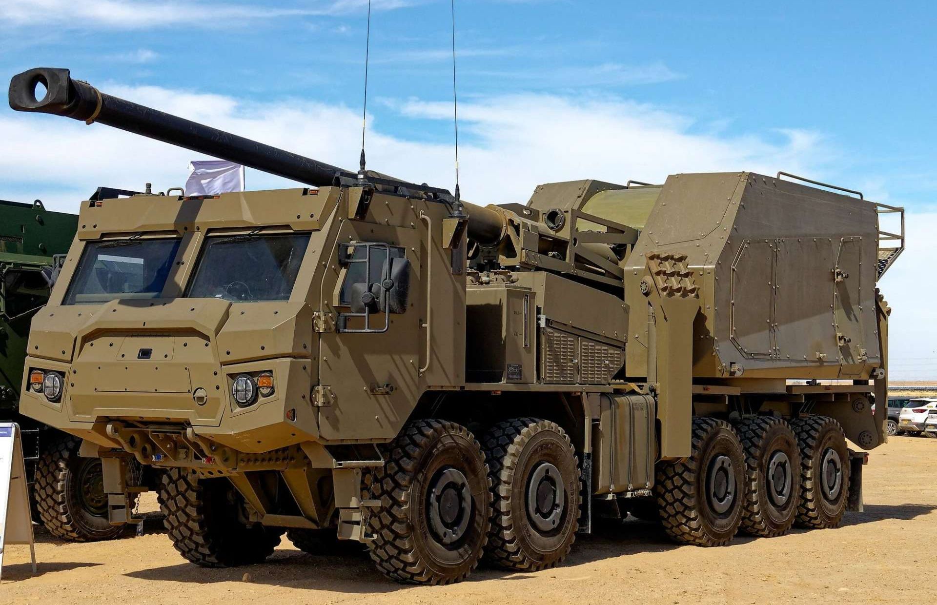 Elbit SIGMA NG is a 155mm/52-caliber self-propelled truck howitzer with a fully automated, 360-degree turret, a 40-round onboard ammunition load, and MRSI firing, operated by a three-soldier crew from a protected cab and optimized for rapid shoot-and-scoot artillery missions (Picture source: Elbit America).