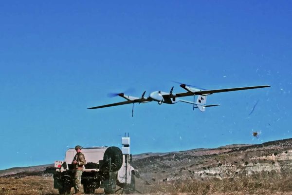 The contract, which received ten bids, is intended to equip U.S. battalion commanders and their units with long-range reconnaissance assets under direct tactical control, reducing dependence on higher-echelon aviation resources. (Picture source: AeroVironment)