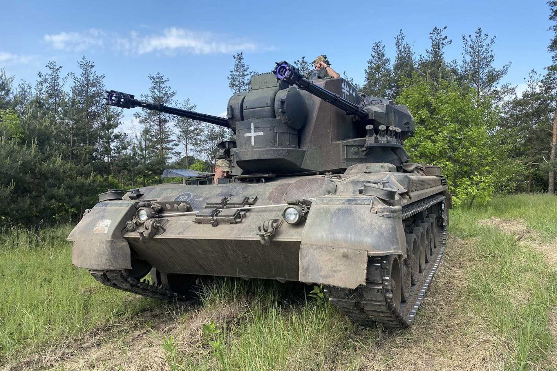 The Gepard integrates a fully automated fire control system, which automatically determines the correct lead angle and gun alignment, allowing crews to engage targets quickly and accurately without manual calculations. (Picture source: Ukrainian MoD)