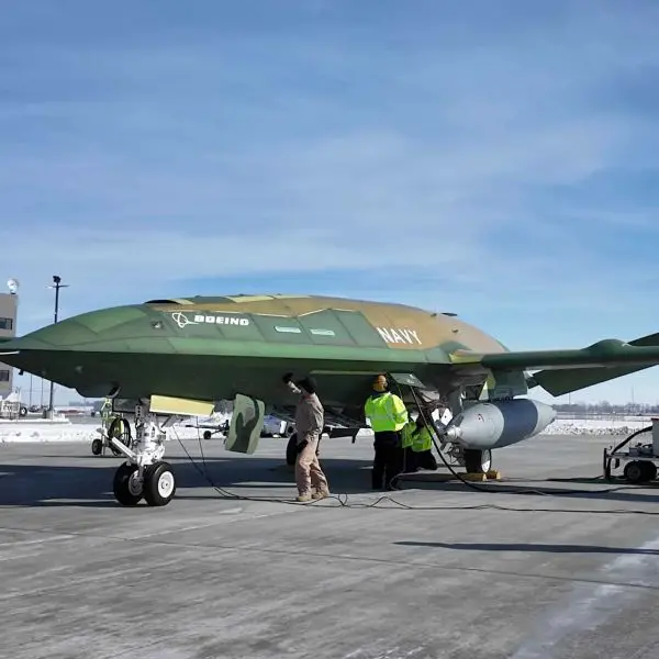 The MQ-25A Stingray, which recently completed its autonomous taxi tests, employs the Cobham Aerial Refueling Store, identical to the system used by F/A-18E/F Super Hornets in buddy tanker configuration. (Picture source: Boeing)