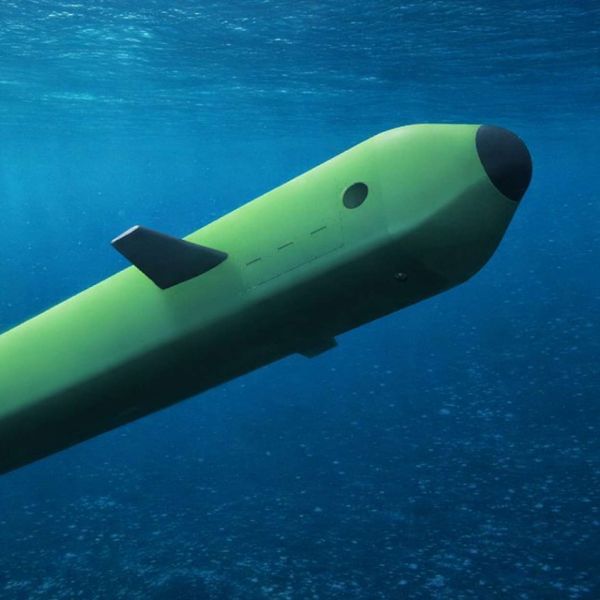 Lockheed Martin’s Lamprey MMAUV is a hitchhiking, rechargeable multi-mission undersea drone designed for assured access and sea denial, with a modular payload bay able to carry lightweight torpedoes, deploy acoustic decoys, and launch small UAVs for cross-domain surveillance or strike (Picture source: Lockheed Martin).