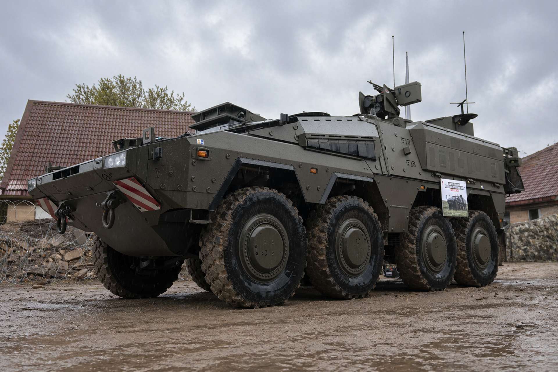 British Army showcases its future fighting force at Salisbury Plain, combining Challenger 2 tanks, Boxer armoured vehicles, combat engineers, drones, and autonomous systems to demonstrate a more lethal, networked, and survivable armoured force for future NATO operations (Picture source: UK MoD).