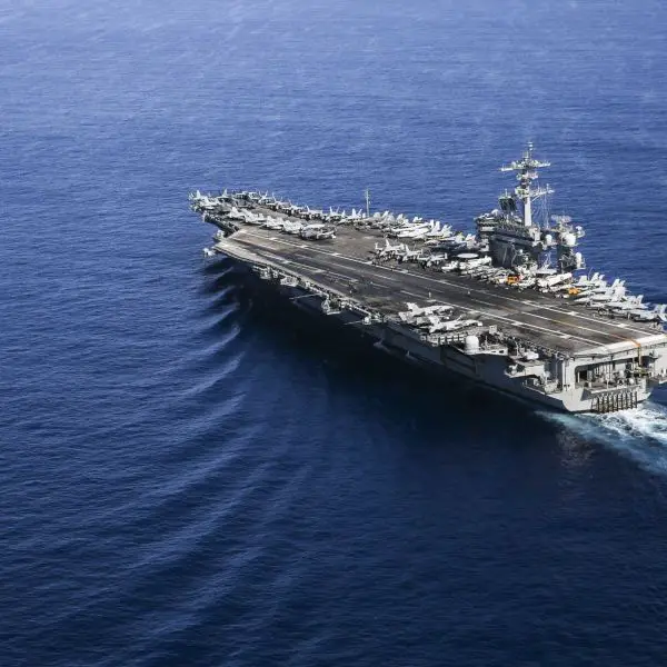 Trump’s 28 January “armada” claim mainly reflects the USS Abraham Lincoln strike group sustaining pressure on Iran without confirming imminent strikes. (Picture source: US DoD)