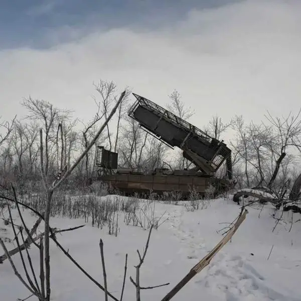 The TOS-3 launcher pod is fitted with protective mesh screening, like the TOS-2, Volnorez electronic warfare systems, and possibly a digital fire control and communications equipment to support extended engagement distances. (Picture source: Russian MoD)