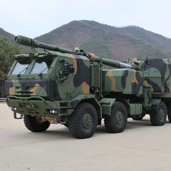 Hanwha Aerospace unveils new 8x8 wheeled self-propelled howitzer with K9 Thunder-derived 155 mm gun, combining long-range firepower with enhanced mobility and rapid deployment capability.