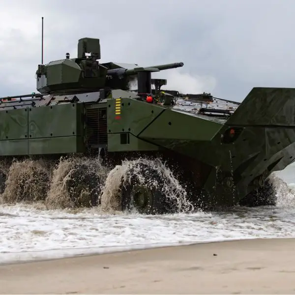 The ACV-30, the gun-armed variant reshaping the ACV family’s tactical employment, combines an 8×8 amphibious chassis with Kongsberg’s remotely operated Medium Caliber Turret (MCT-30), integrating a 30 mm Mk 44 Stretch Bushmaster dual-feed cannon and a coaxial machine gun (Picture source: Kongsberg)
