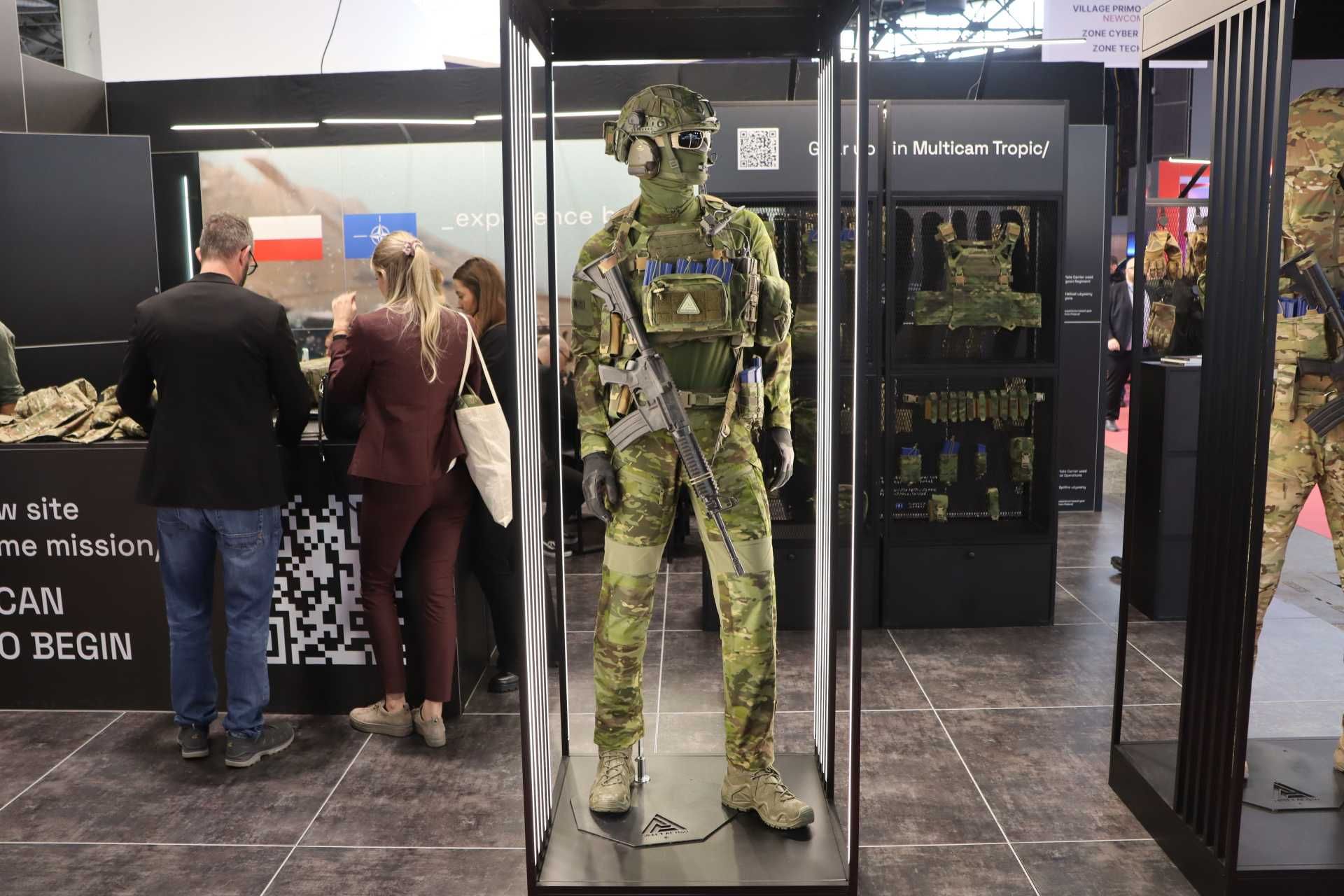 The mixture of green, brown, and darker tones used in camouflage patterns such as the Multicam Tropic disrupts the human eye’s ability to recognize a human form, making it more difficult for an observer to distinguish a person from surrounding foliage, trunks and branches. (Picture source: Army Recognition)