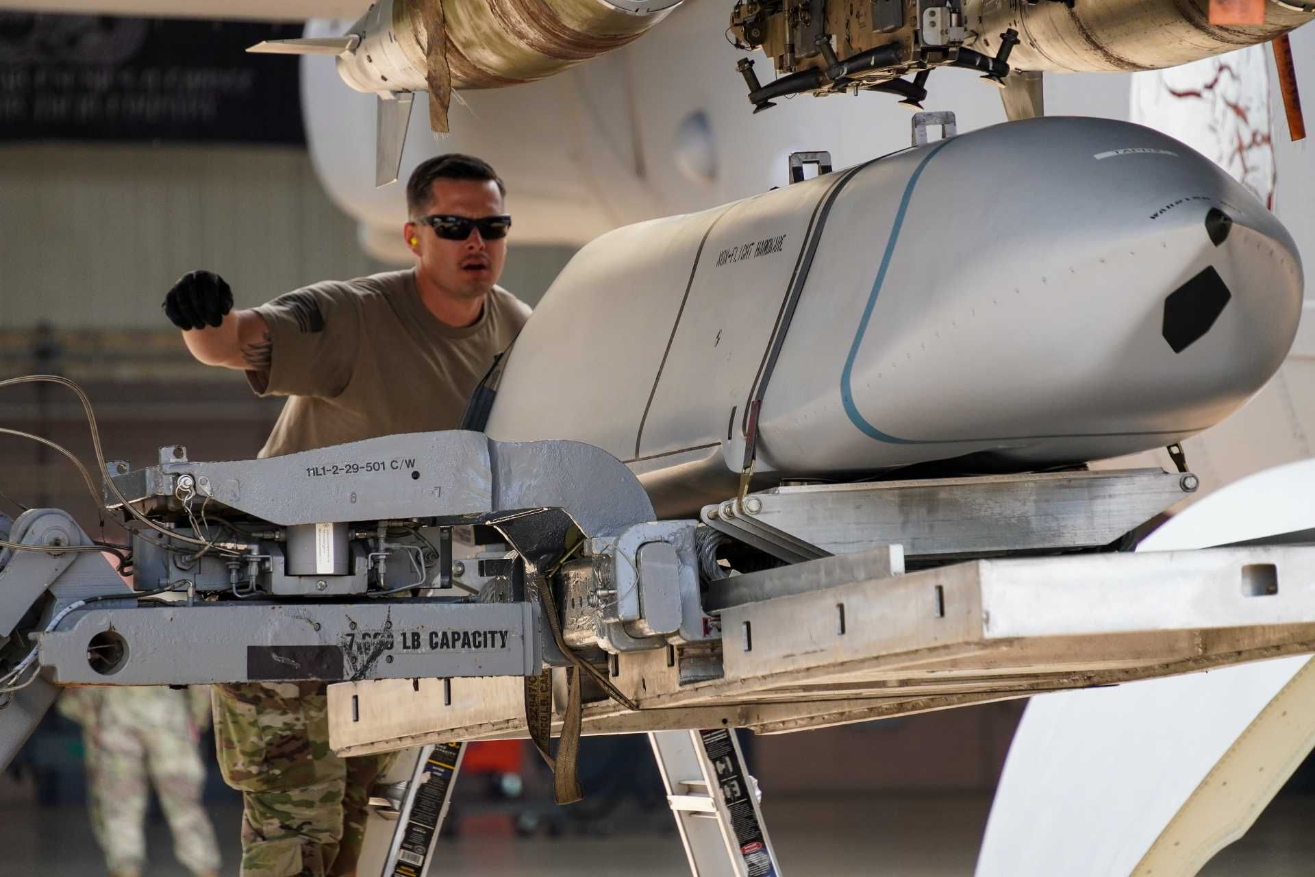 Payload capacity varies by aircraft: the B-1B is capable of carrying up to 24 JASSM missiles, the B-2 up to 16, and the B-52H up to 20 when combining internal and external carriage. (Picture source: US Air Force)