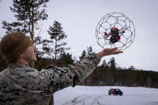 U.S. Marines with 2nd Marine Division train with the Orb Jawbreaker FPV drone during Exercise Cold Response 26 in Setermoen, Norway, while U.S. Naval Research Laboratory researchers test low-light counter-UAS sensors to improve drone detection and battlefield survivability in Arctic conditions (Picture source: U.S. DoW).