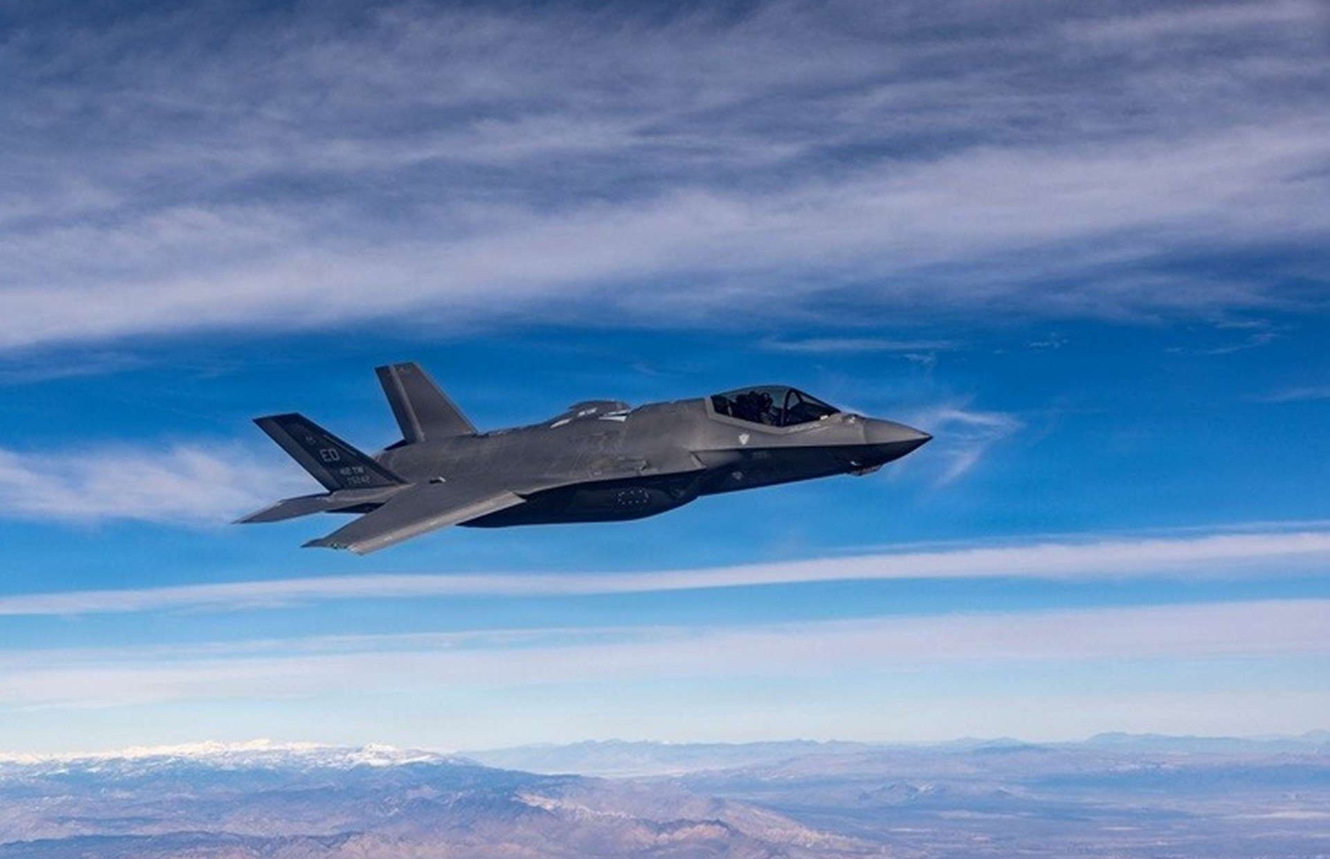 Project Overwatch equips the F-35 with onboard AI that rapidly classifies unknown emitters, shortens threat identification time, enhances sensor fusion, and speeds mission data updates, strengthening survivability and decision advantage in contested airspace (Picture source: U.S. DoW).