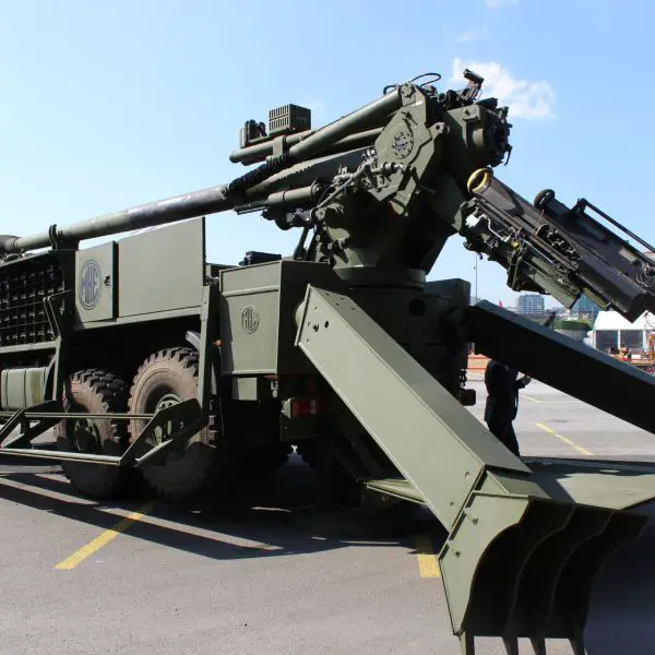 The ATTILA 155 mm truck-mounted howitzer developed by MKE is displayed for the first time at the SAHA 2026 exhibition in Istanbul. (Picture source: Army Recognition)