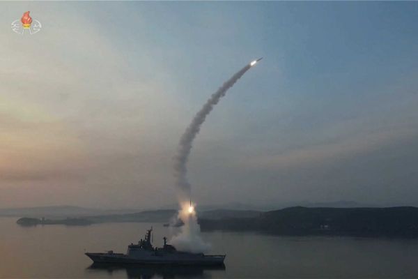 North Korea test-fires cruise missiles from its new Choe Hyon-class destroyer during a weapons trial, demonstrating an emerging sea-based long-range strike capability for the Korean People’s Navy.