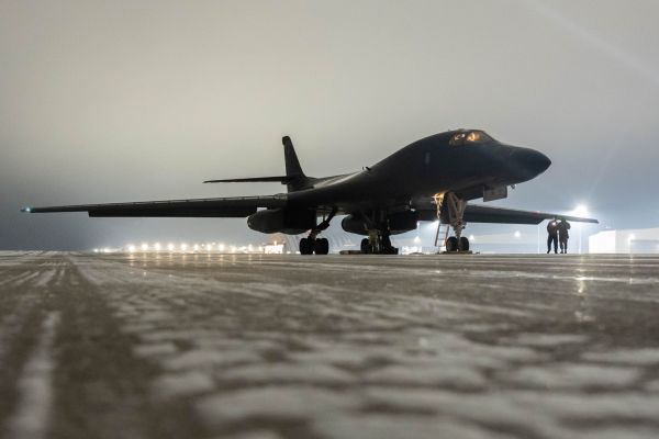 The B-1B Lancer is built around an airframe optimised for very low-level flight, capable of maintaining fast and unpredictable trajectories intended to complicate adversary detection.
