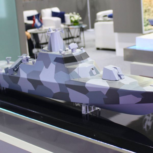 The MRTP-53 mock-up displayed by TAIS Shipyards at DSA 2026 in Malaysia shows this advanced-composites fast attack craft designed for high-speed littoral operations, with missile capability, a 76 mm gun, and an architecture intended for armed surveillance, maritime interdiction, and anti-surface warfare. (Picture source: Army Recognition)