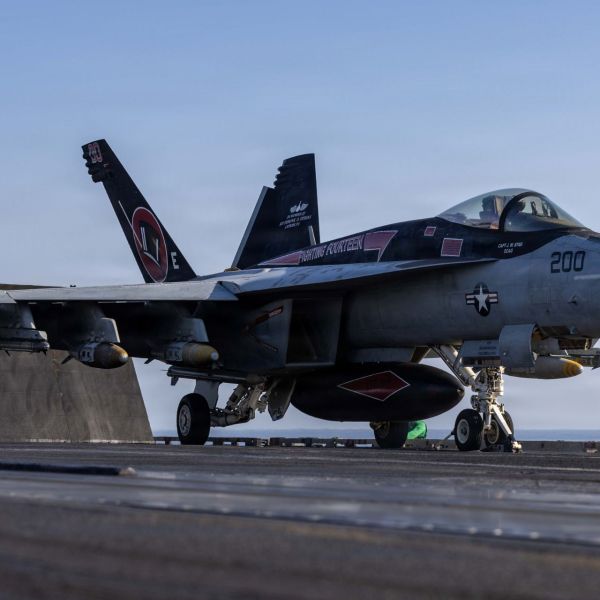 An F/A-18E Super Hornet from Strike Fighter Squadron (VFA) 14 launches from the Nimitz-class aircraft carrier USS Abraham Lincoln (CVN 72) during Operation Epic Fury on April 2, 2026. (Picture source: US DoD)