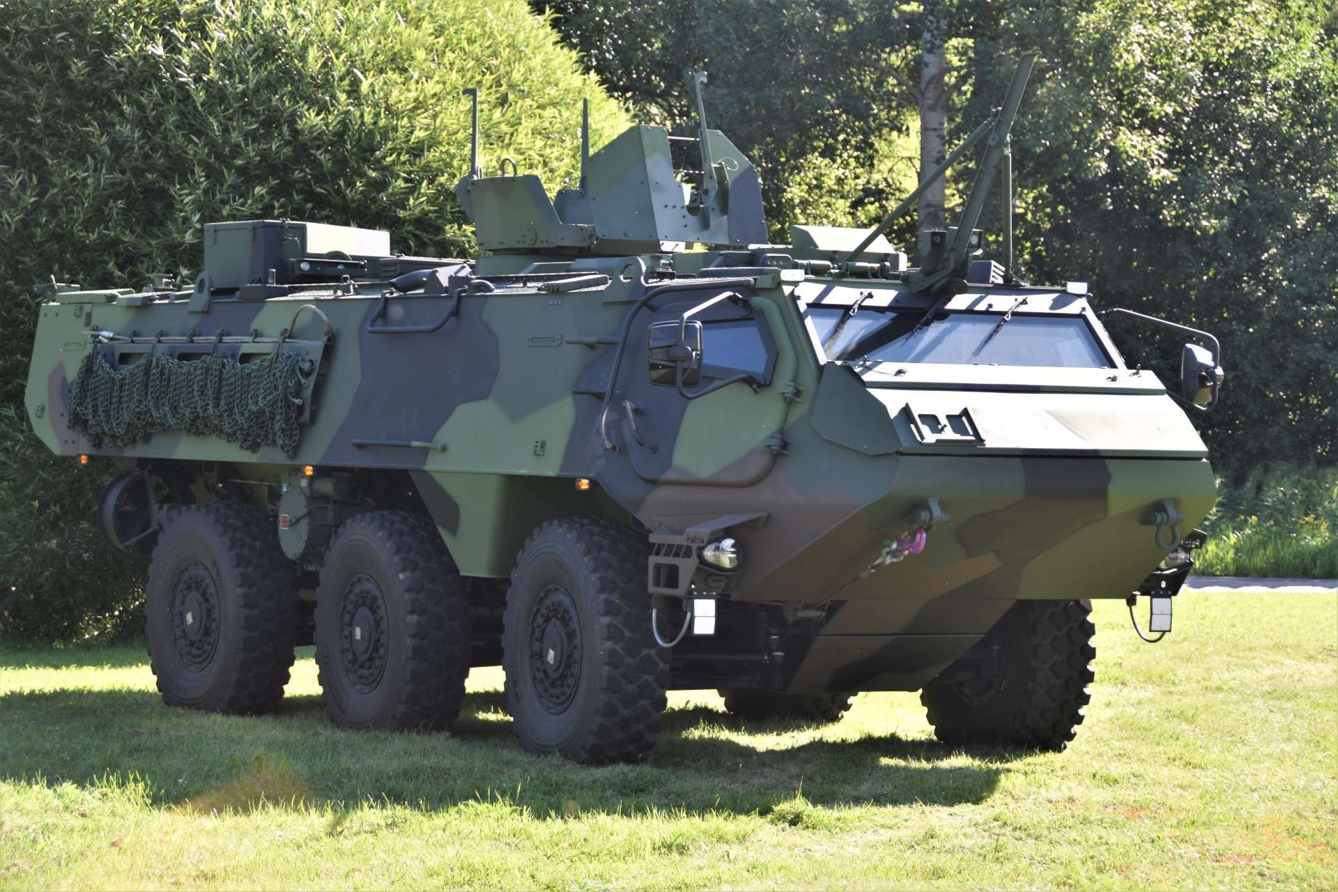 Germany’s Patria 6x6 delivers protected, amphibious mobility with modular mission kits, mounting RS4 remote weapon stations or 120 mm NEMO mortars to support engineers, reconnaissance units, and mobile indirect fire teams in high-intensity operations (Picture source: Patria).