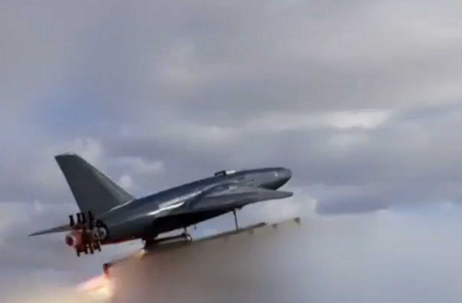 Launch of the Iranian Arash-2 long-range loitering munition during a military demonstration, highlighting its deep-strike and low-detectability capabilities. (Source: Iranian Army)