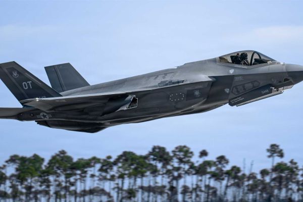 U.S. Air Force F-35A Lightning II from the 422nd Test and Evaluation Squadron at Nellis Air Force Base, Nevada, departs Tyndall Air Force Base, Florida, during Checkered Flag 26-2 on May 4, 2026, as part of a large-scale joint air combat exercise focused on high-end warfare integration and live-fire training.