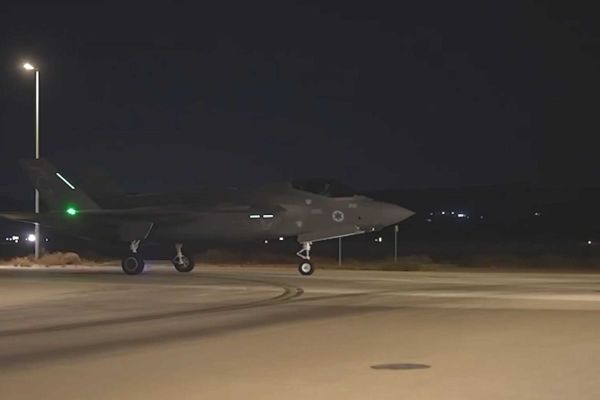Israeli Air Force F-35I Adir prepares for takeoff ahead of strike operations against Iranian missile and nuclear infrastructure, reflecting operational assessments by the Israeli Ministry of Defense for deep-penetration missions against hardened targets.