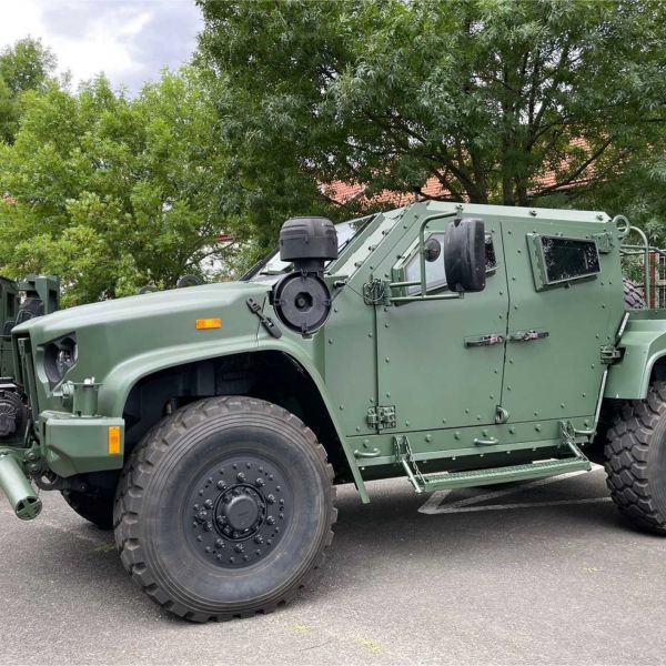 U.S. Oshkosh M1278A1 Heavy Gun Carrier JLTV delivered to the Slovak Armed Forces, strengthening protected mobility and frontline combat capability.