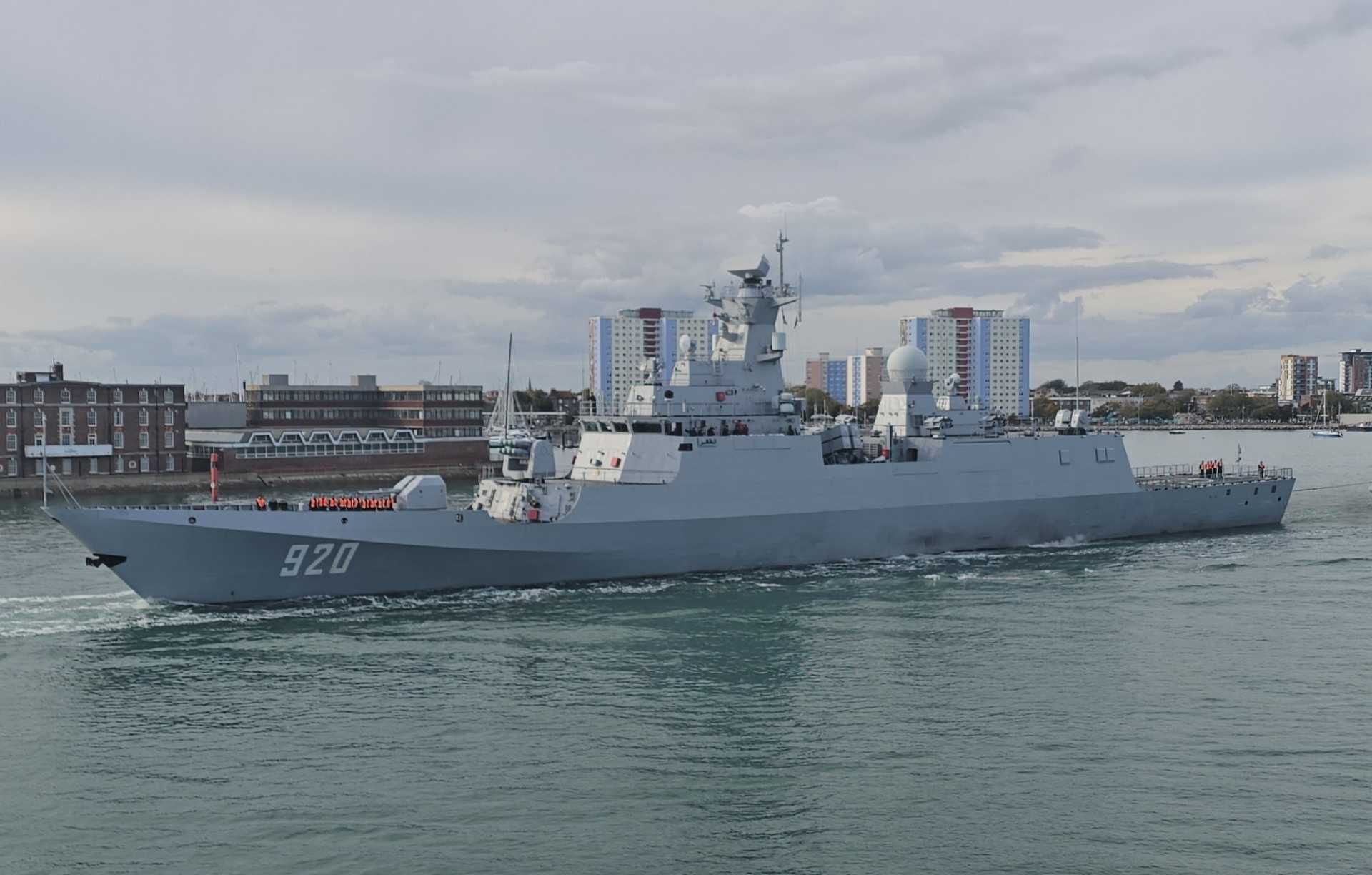 The Adhafer-class corvette, also designated C28A, traces its origins to a 2012 contract signed between Algeria and China State Shipbuilding Corporation (CSSC) for three stealth corvettes based on the Chinese F-22P and Type 054A design. (Picture source: X/@JonnyMD1)