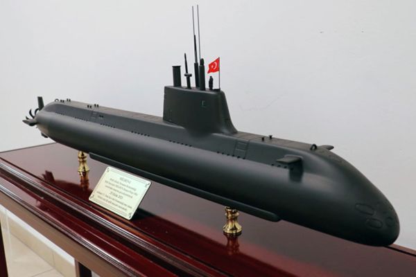 MILDEN is presented as a diesel-electric attack submarine of around 2,700 tons with a length of more than 80 meters, integrating an air-independent propulsion system designed to prolong submerged operations without using the snorkel.(Picture source: Turkish MoD)