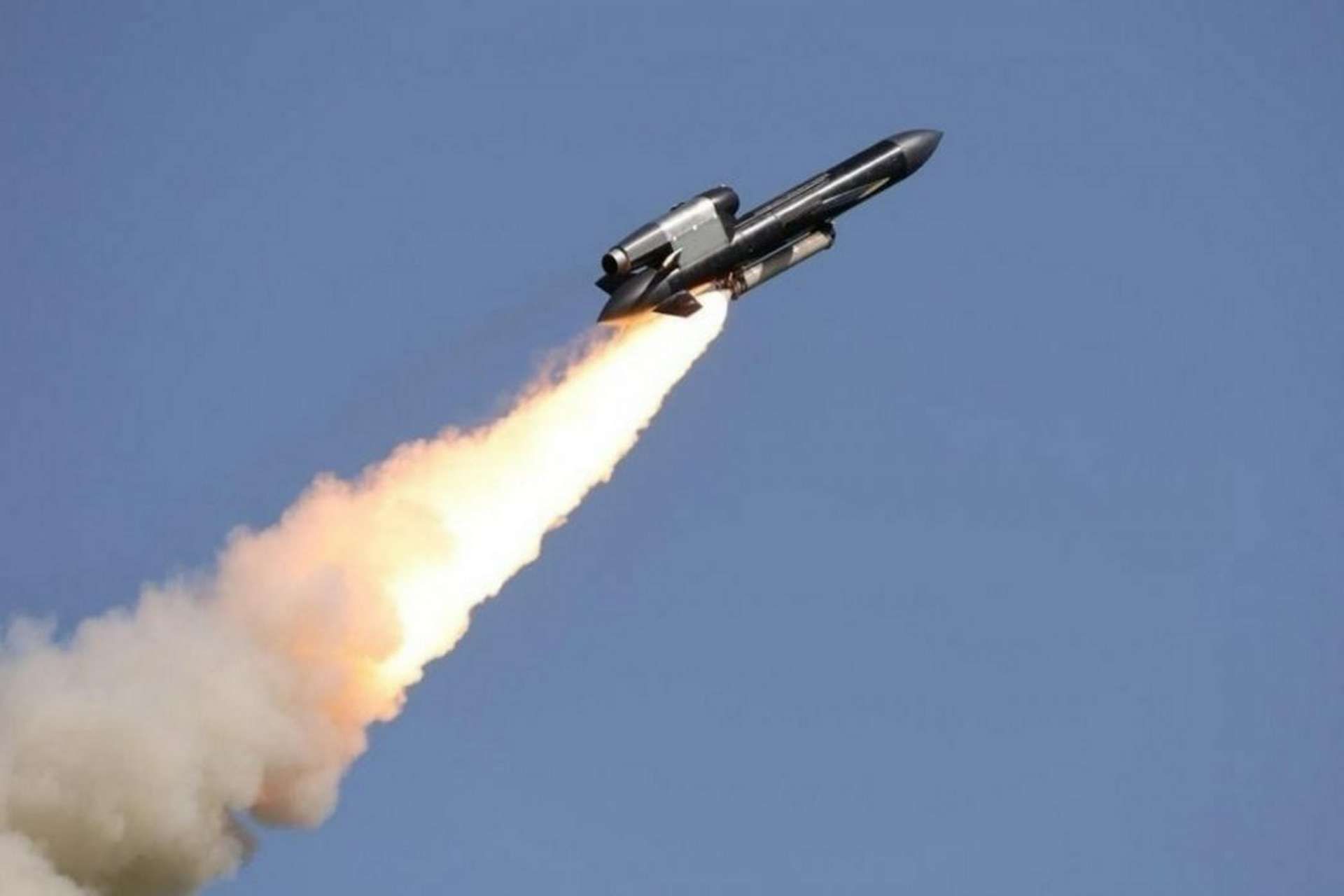 Ukraine’s FP-5 Flamingo long-range strike drone, shown here, illustrates the design logic behind France’s Chorus concept: a low-cost, mass-producible deep-strike weapon built to carry heavy payloads over long distances and saturate enemy defenses (Picture source: FirePoint).