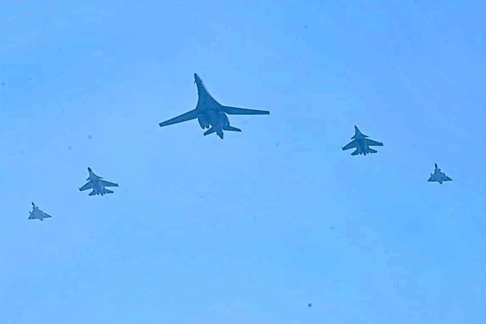 The United States Air Force (USAF) B‑1B bomber and Indian Air Force (IAF) fighters conduct four‑day drills over southern India to boost Indo‑Pacific interoperability (Picture Source: Indian Air Force)