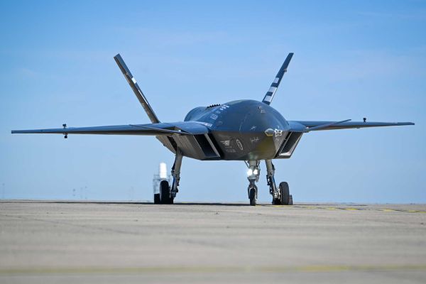 The Kizilelma employs a broad spectrum of air-to-air and air-to-surface munitions, giving the Turkish Air Force its first unmanned system capable of both radar-guided air combat and low-observable strike missions. (Picture source: Baykar)