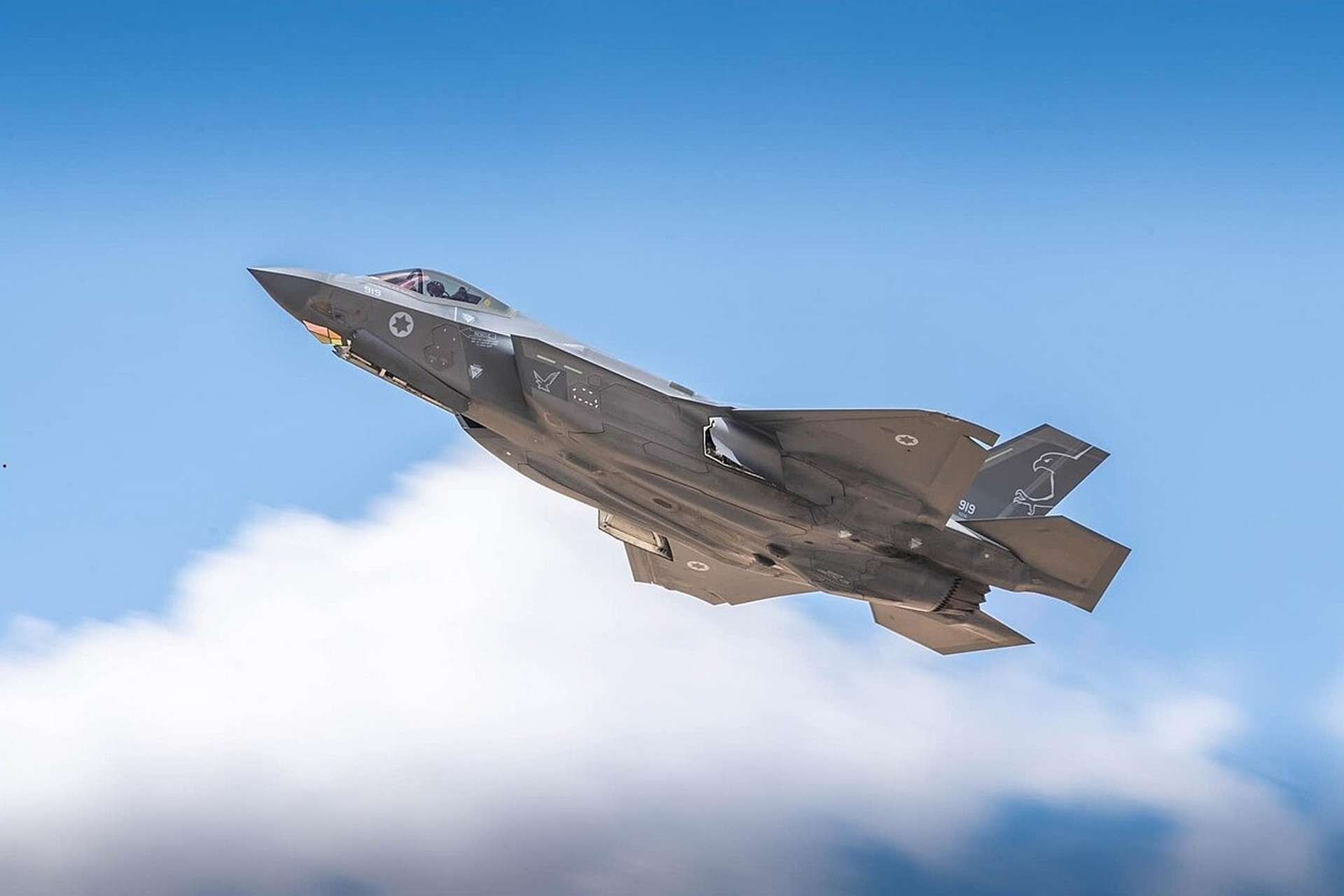 An Israeli Air Force F-35I “Adir” reportedly shot down an Iranian Yak-130 over Tehran, marking what Israel describes as the first confirmed F-35 kill against a manned fighter and highlighting the stealth jet’s sensor-fusion and beyond-visual-range dominance over a subsonic trainer-light attack aircraft operating in contested airspace (Picture source: Israeli MoD).