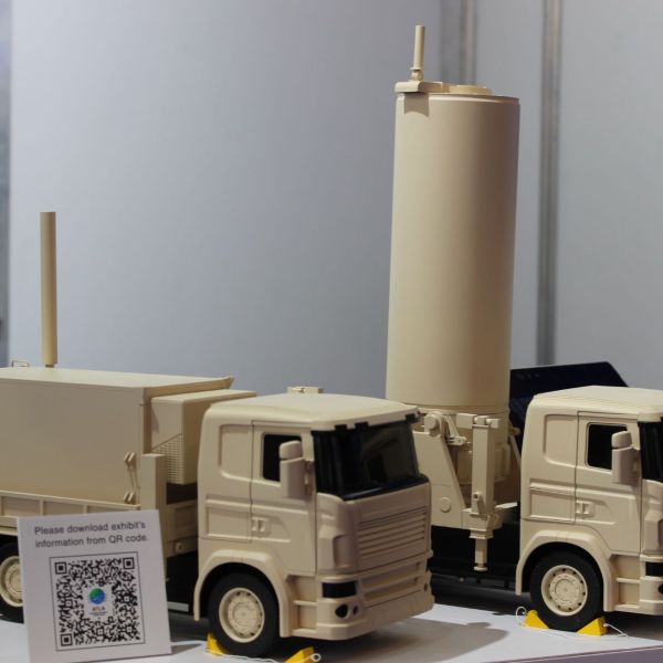 The radar operates in S-band, a frequency commonly used for medium- and long-range air surveillance due to its balance between range performance and weather resistance (Picture source: Army Recognition)