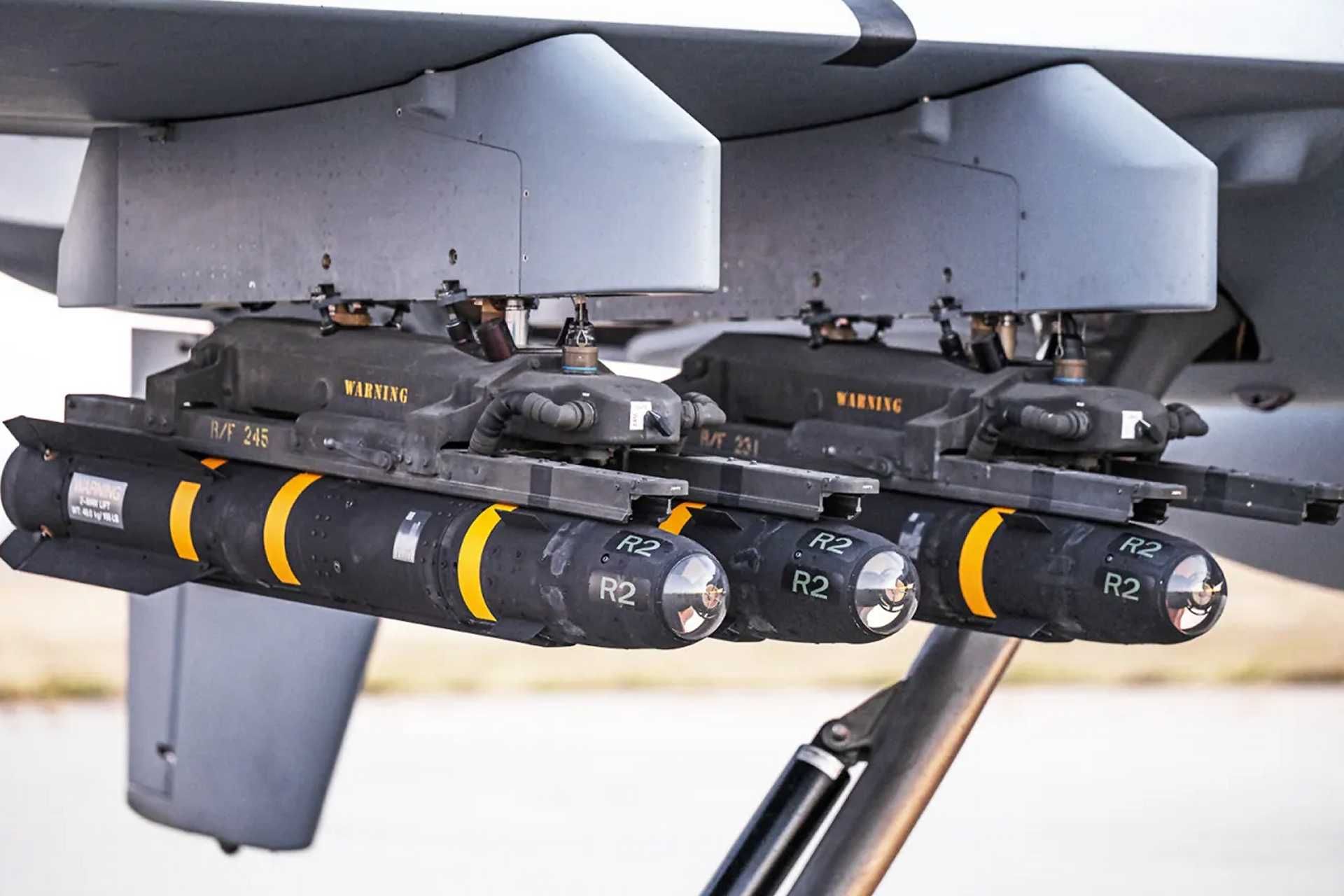 The AH‑64E’s ability to employ Hellfire missiles remains central to its combat relevance, as it gives crews the option to destroy armored vehicles, fortified positions, as well as high‑value targets at standoff ranges and under adverse conditions. (Picture source: US Air National Guard)