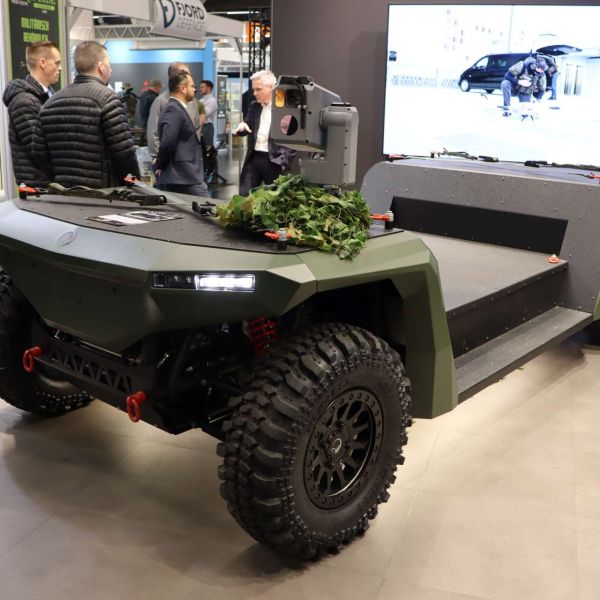 Quantum Systems’ Mandrill is a high-speed unmanned ground vehicle built for contested operations, able to haul 750+ kg of supplies or mission payloads at up to 100 km/h, support resupply and MEDEVAC, operate in GNSS-denied environments, and host modular ISR, EW, towing, and drone launch-recovery kits with onboard power distribution for forward teams (Picture source: Army Recognition Group).